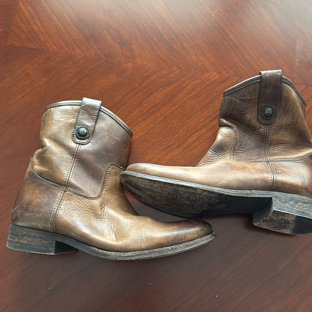 FRYE MELISSA SHORT BOOTS, SIZE 6